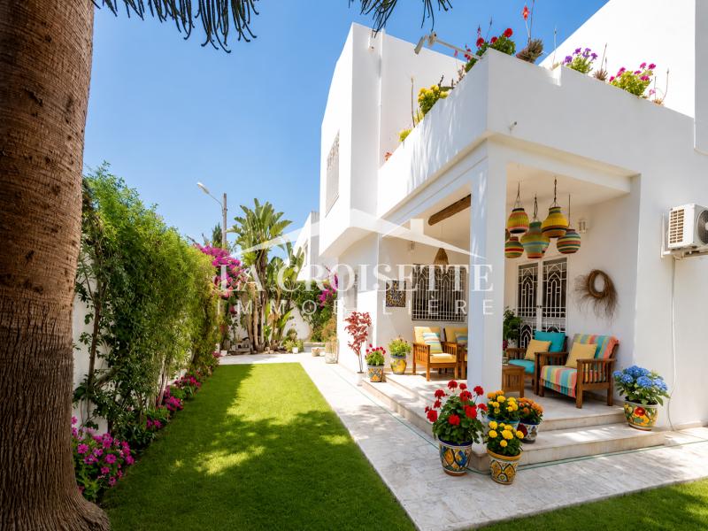 Villa avec jardin S+4 meublée à La Marsa